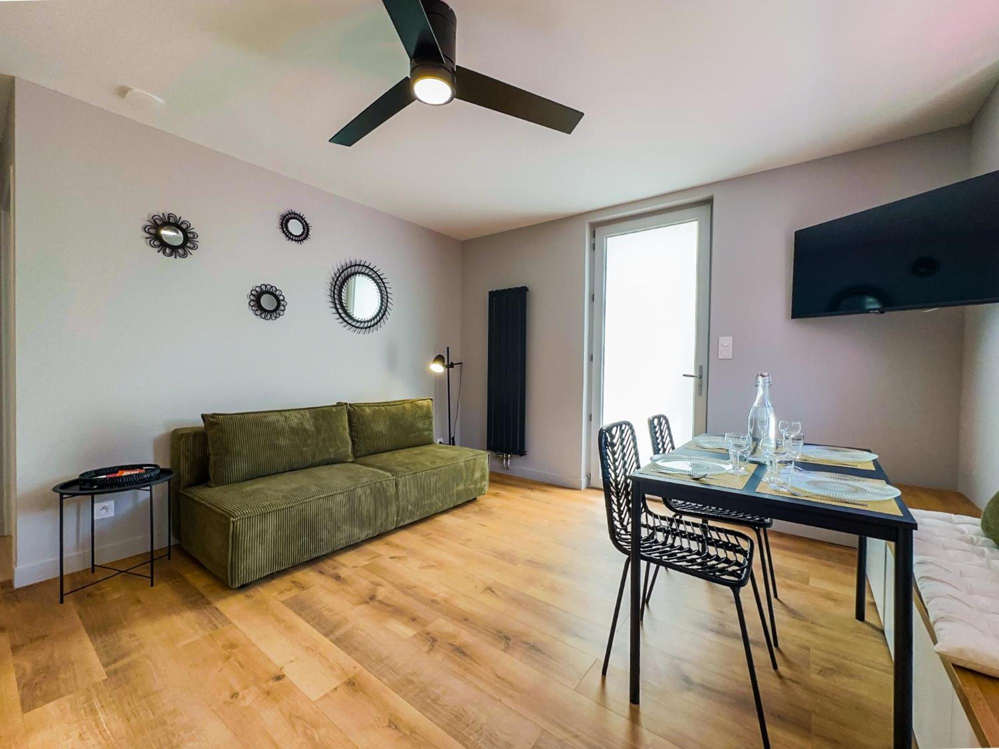 Serenity Suite Vénissieux 外观 照片