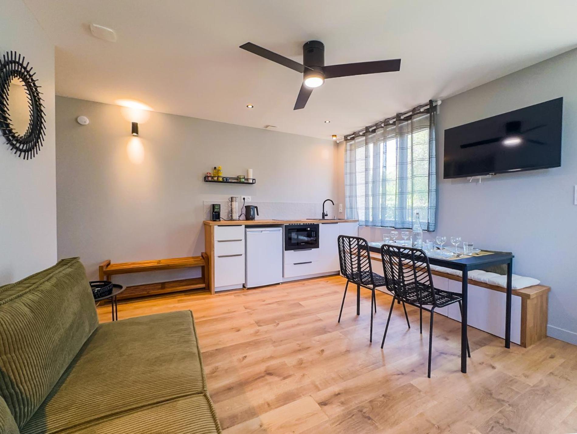 Serenity Suite Vénissieux 外观 照片