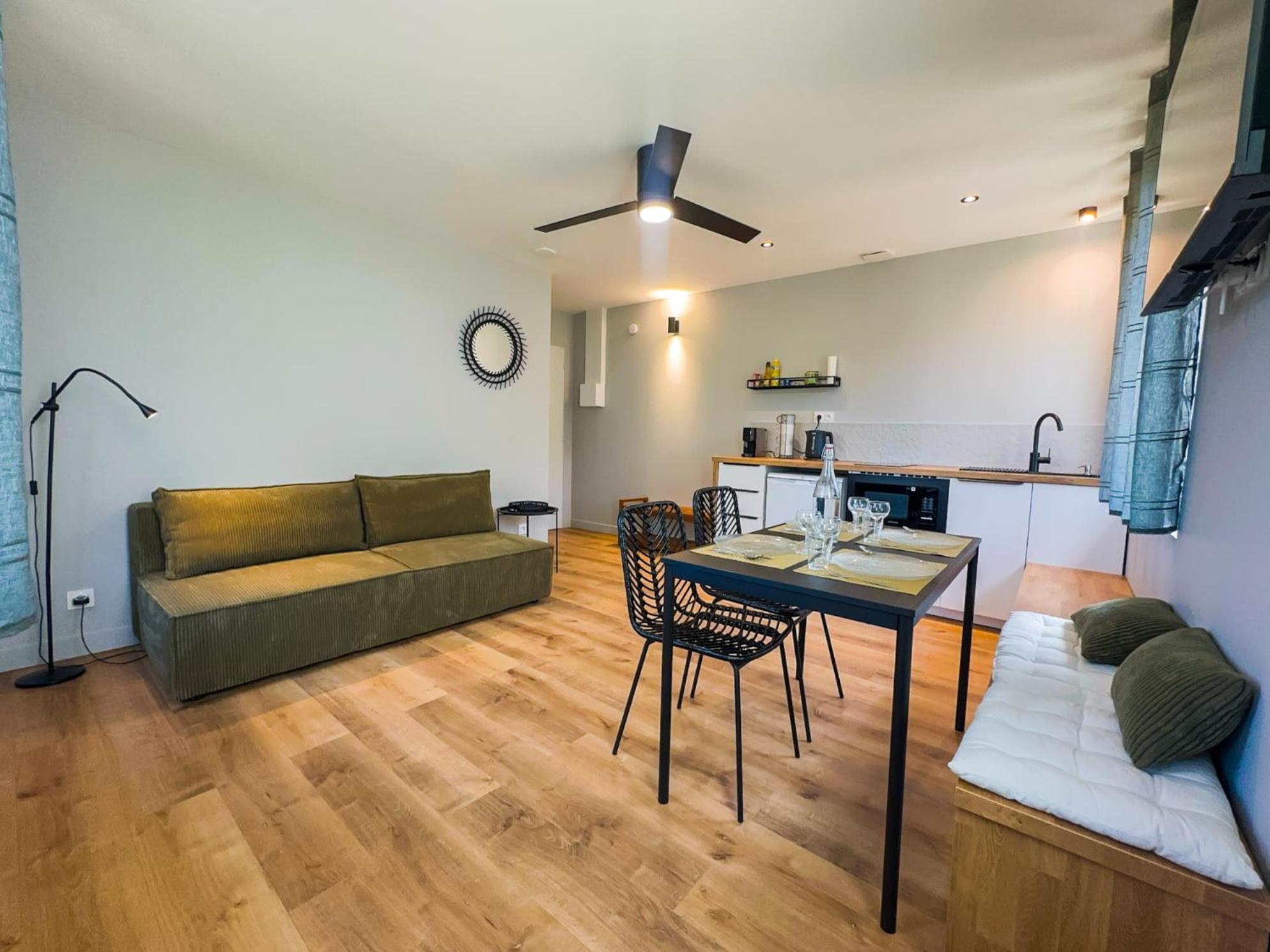 Serenity Suite Vénissieux 外观 照片